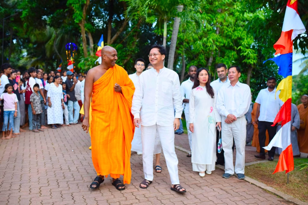 ධ්යානී ස්වරූපයෙන් වැඩ වසන ලොව එකම බෝසත් ප්රතිමා වහන්සේ උමංදාවේ ධ්යානී ස්වරූපයෙන් වැඩ වසන ලොව එකම බෝසත් ප්රතිමා වහන්සේ උමංදාවේ