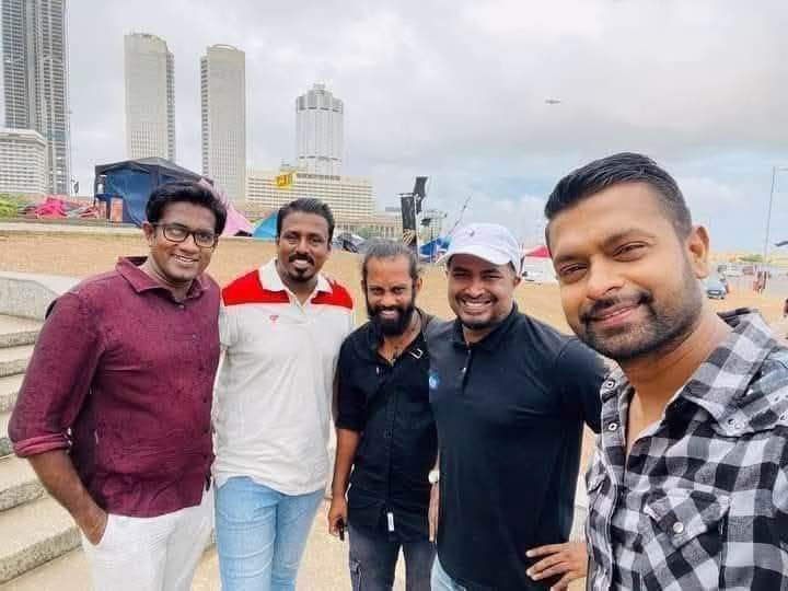 චරිත් ගැන කිඹුල් කදුළු සලන අයට, වරුණගෙ උත්තරය.. වරුණගෙ උත්තරය..👇 වීඩියෝ. චරිත් ගැන කිඹුල් කදුළු සලන අයට, වරුණගෙ උත්තරය.. වරුණගෙ උත්තරය..👇 වීඩියෝ.